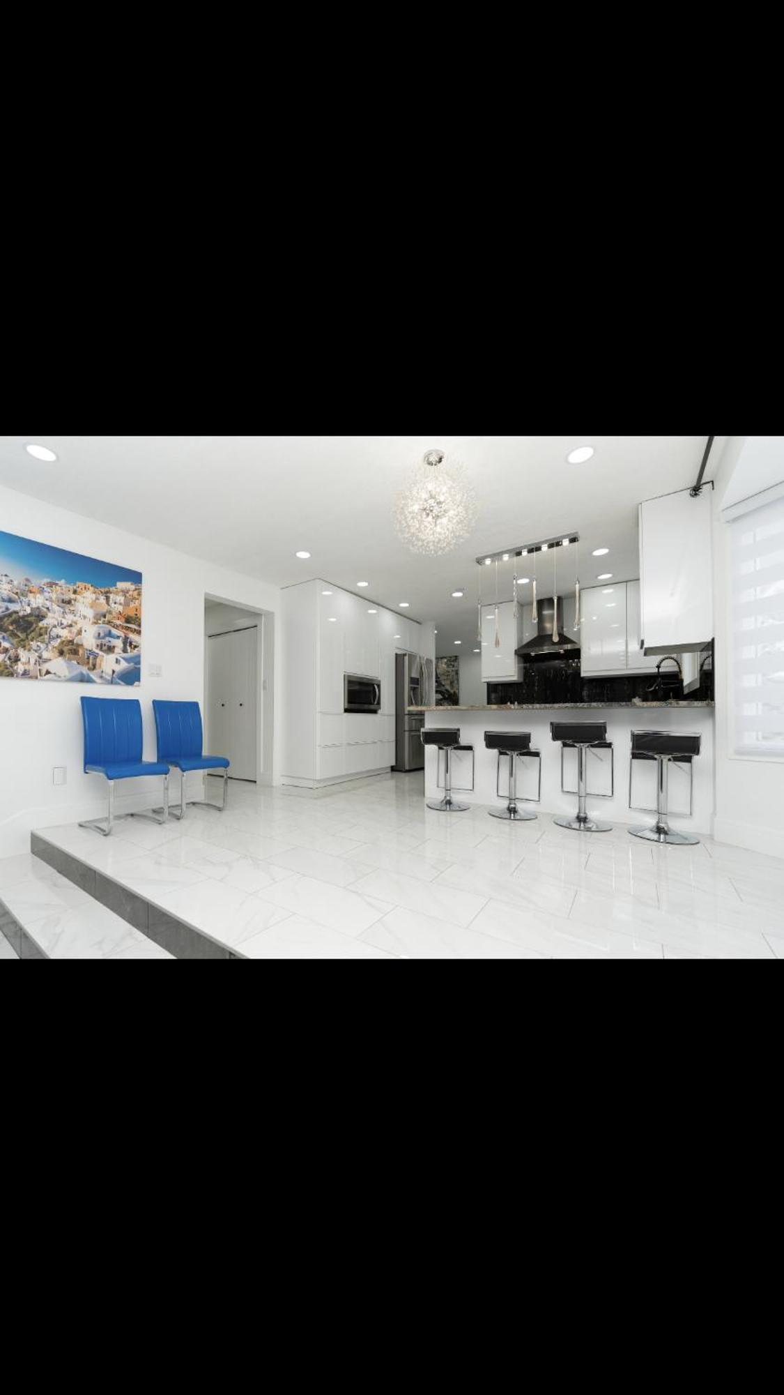 Modern And Luxury 3500 Sq Feet House Jetted Tub Over 10000 Sq Feet Lot إيدمونتون المظهر الخارجي الصورة